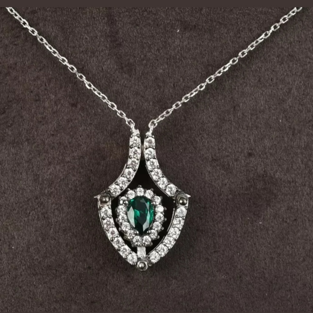 Emerald & white topaz Sterling magnetic Stunning necklace - Picture 3 of 3